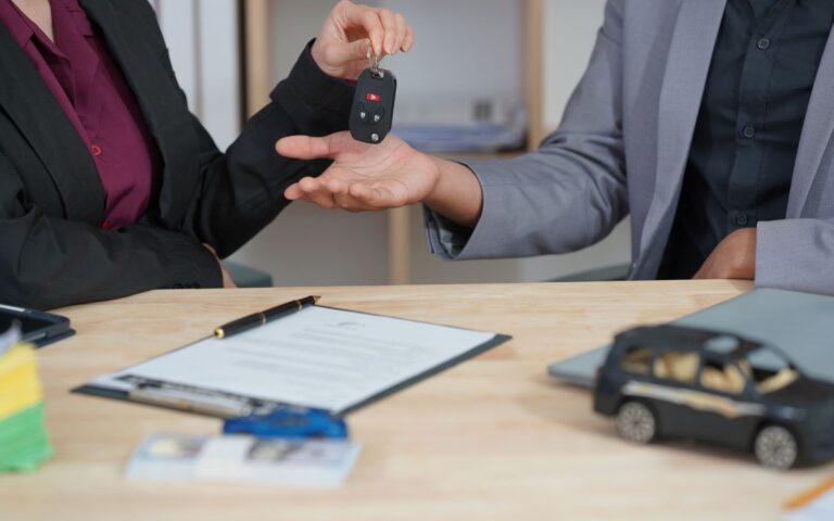車買取で即日現金を受け取れる？条件・流れ・業者の選び方をわかりやすく解説